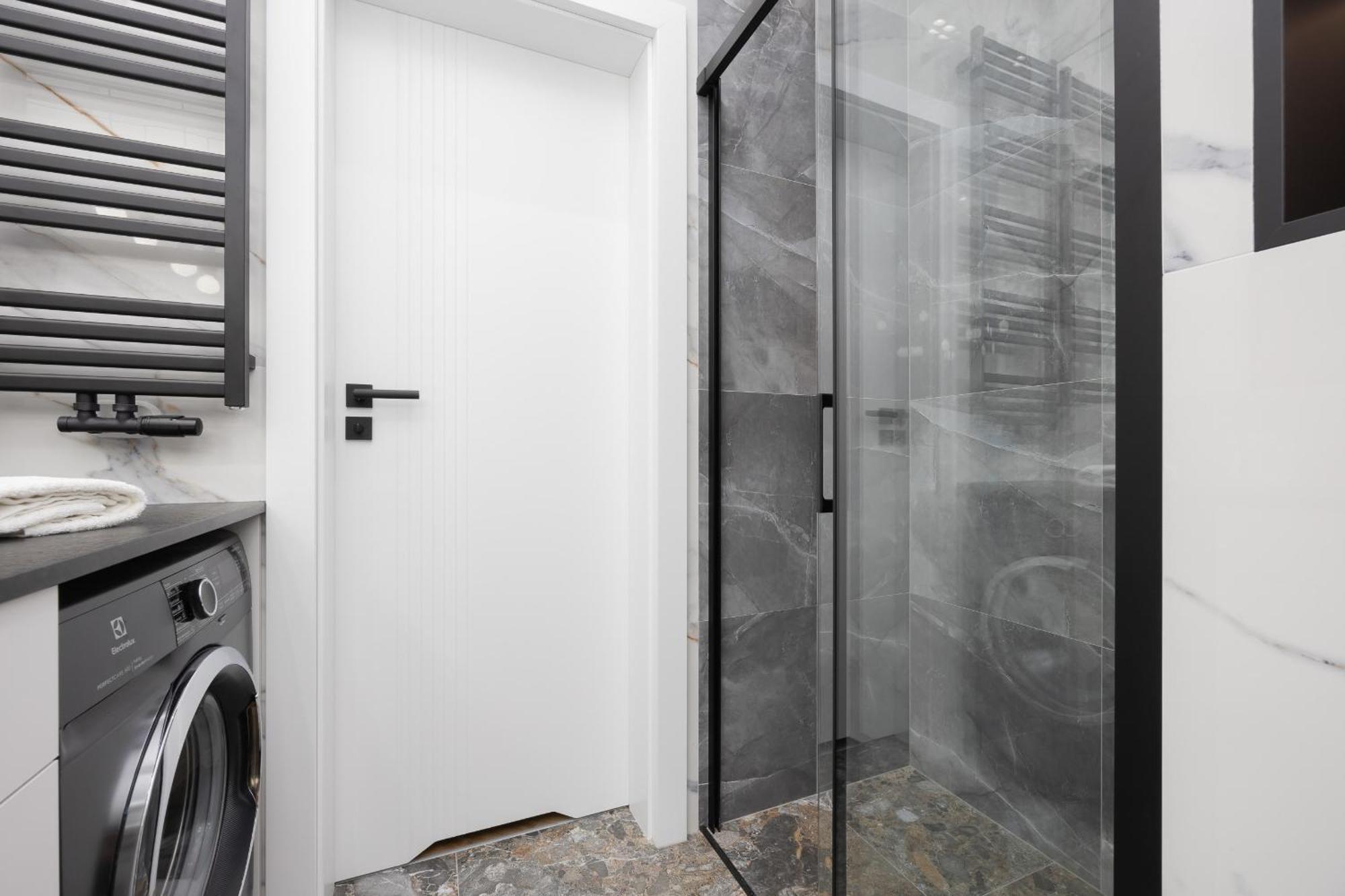 Elegant In The Heart Of The Capital By Renters Prestige *