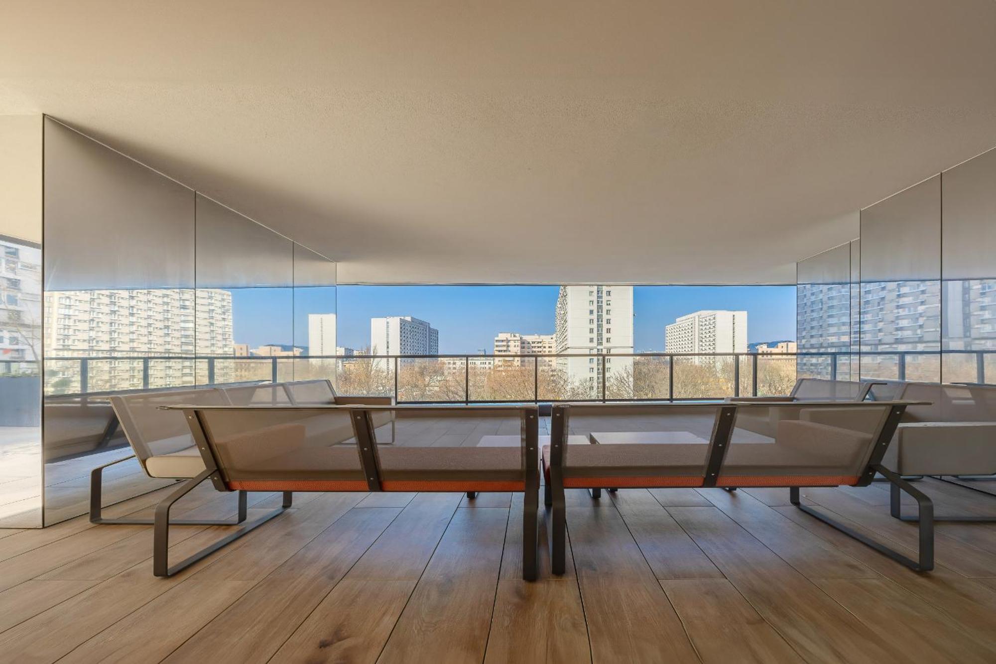 Elegant In The Heart Of The Capital By Renters Prestige Apartment